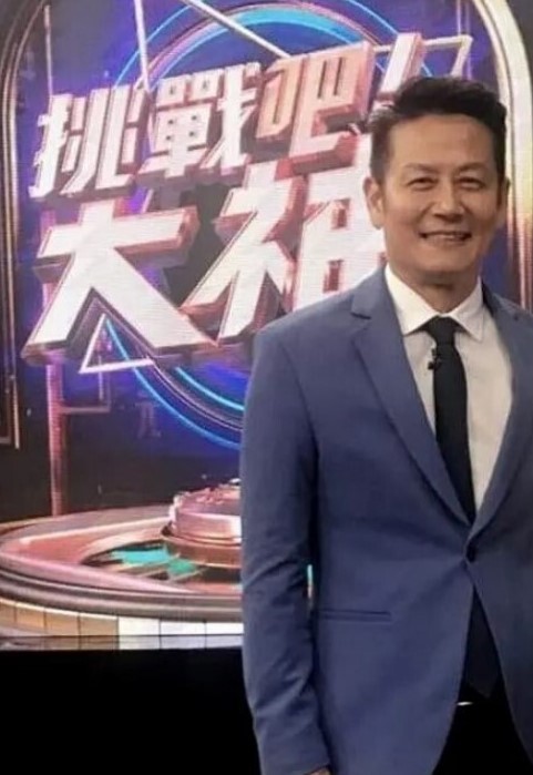 泄密流出反差婊眼镜御姐徐艺然被视频网友财子哥宾馆捆绑调教小逼逼还如处女般粉嫩粉 - R级姆子情